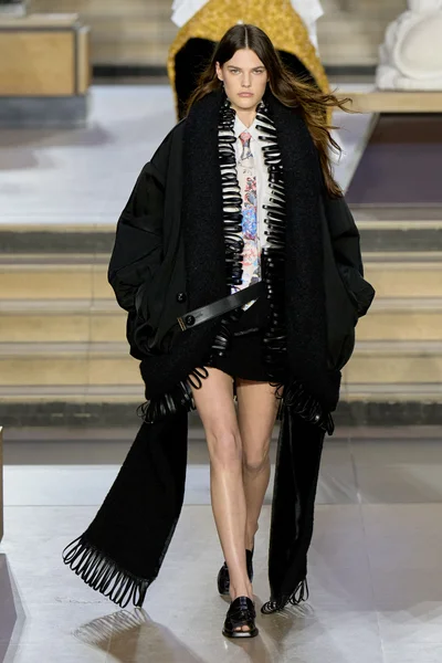 Look 5
